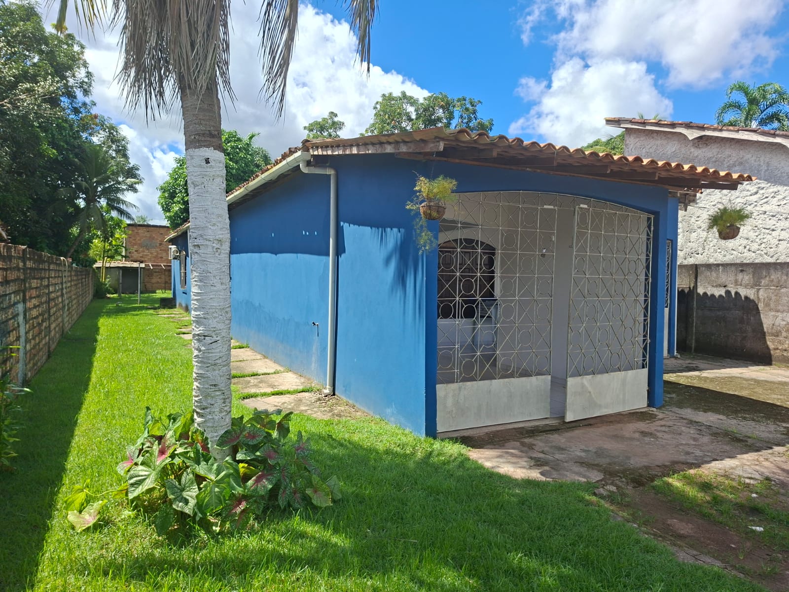 ÓTIMA OPORTUNIDADE - CASA AMPLA COM QUINTAL TODO GRAMADO A VENDA - VILA DE ITUPANEMA - BARCARENA/PA