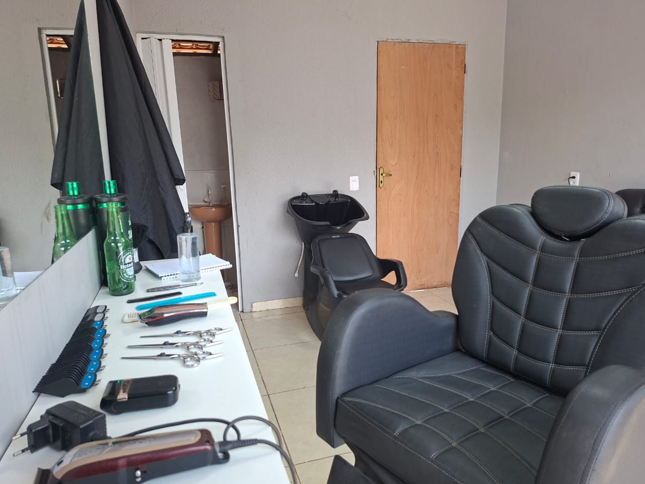ALUGO BARBEARIA/SALÃO DE BELEZA JÁ COM OS EQUIPAMENTOS, PRONTO PARA TRABALHAR