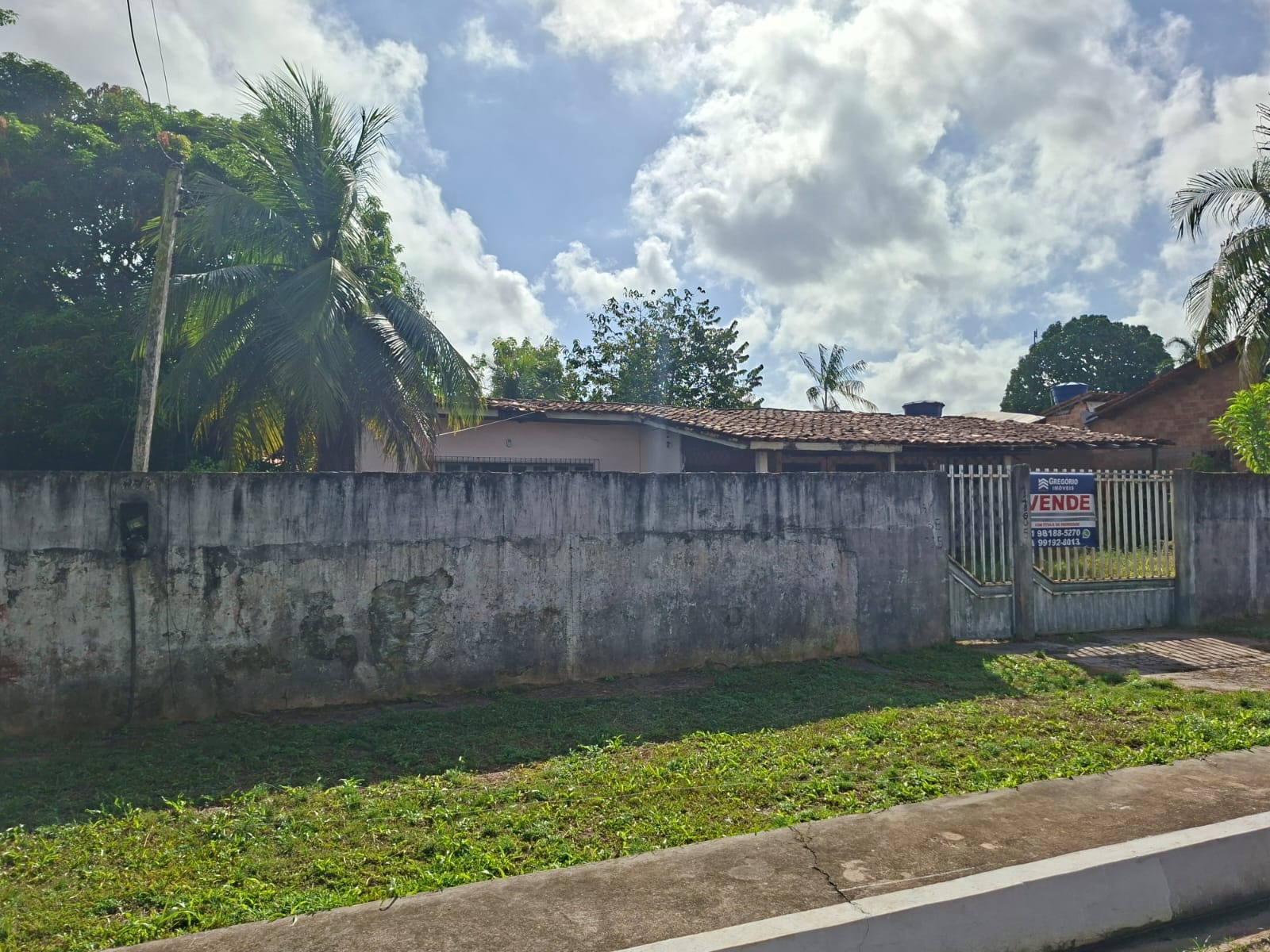 VENDO IMÓVEL COM ÓTIMA LOCALIZAÇÃO - ÁREA MEDINDO 30 X 40 - BAIRRO BETÂNIA – BARCARENA/PA.