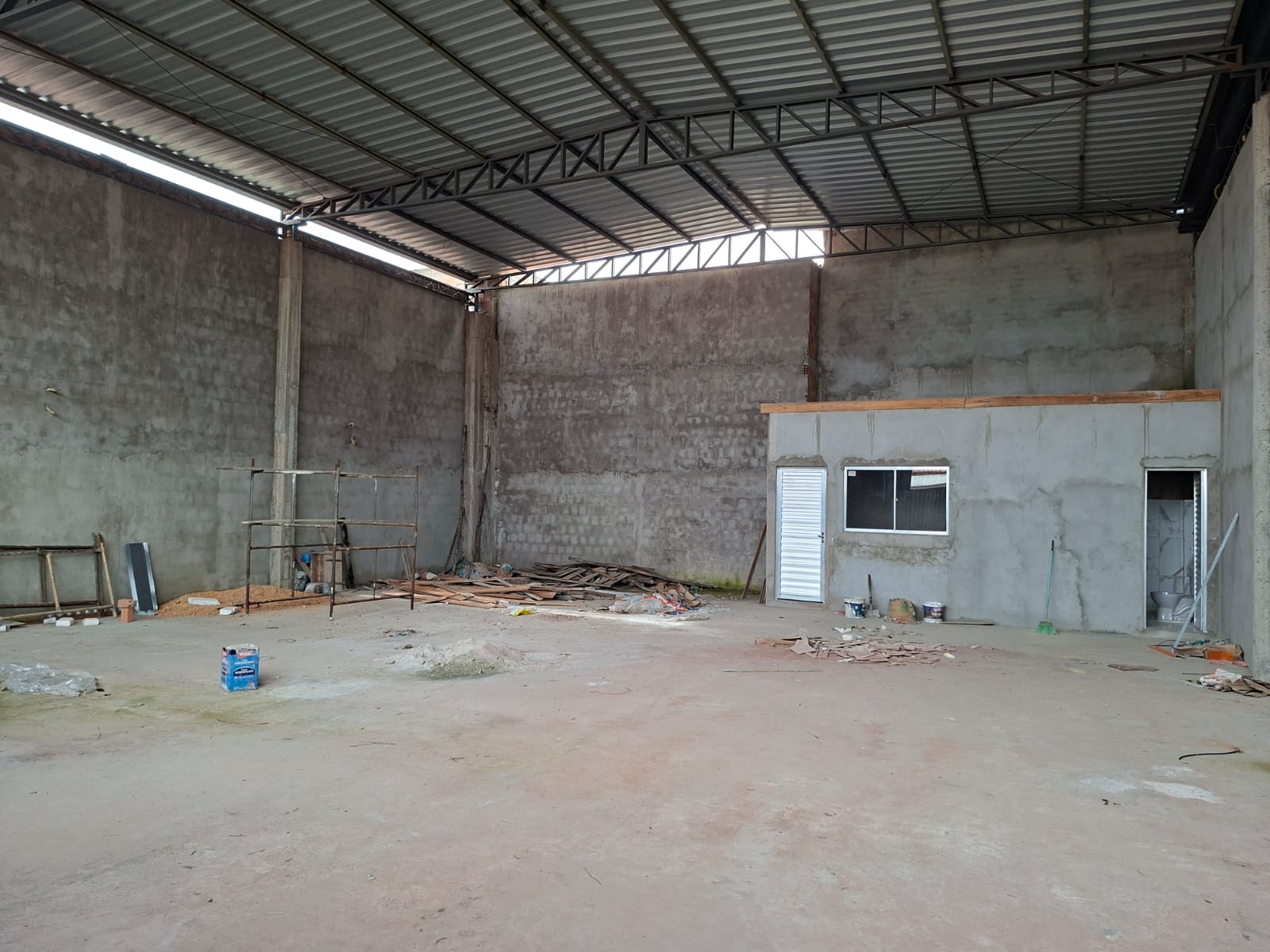 EXCELENTE GALPÃO/PONTO COMERCIAL DISPONÍVEL PARA VENDA - PRÓXIMO AO SUPERMERCADO LÍDER - VILA DOS CABANOS - BARCARENA/PA.