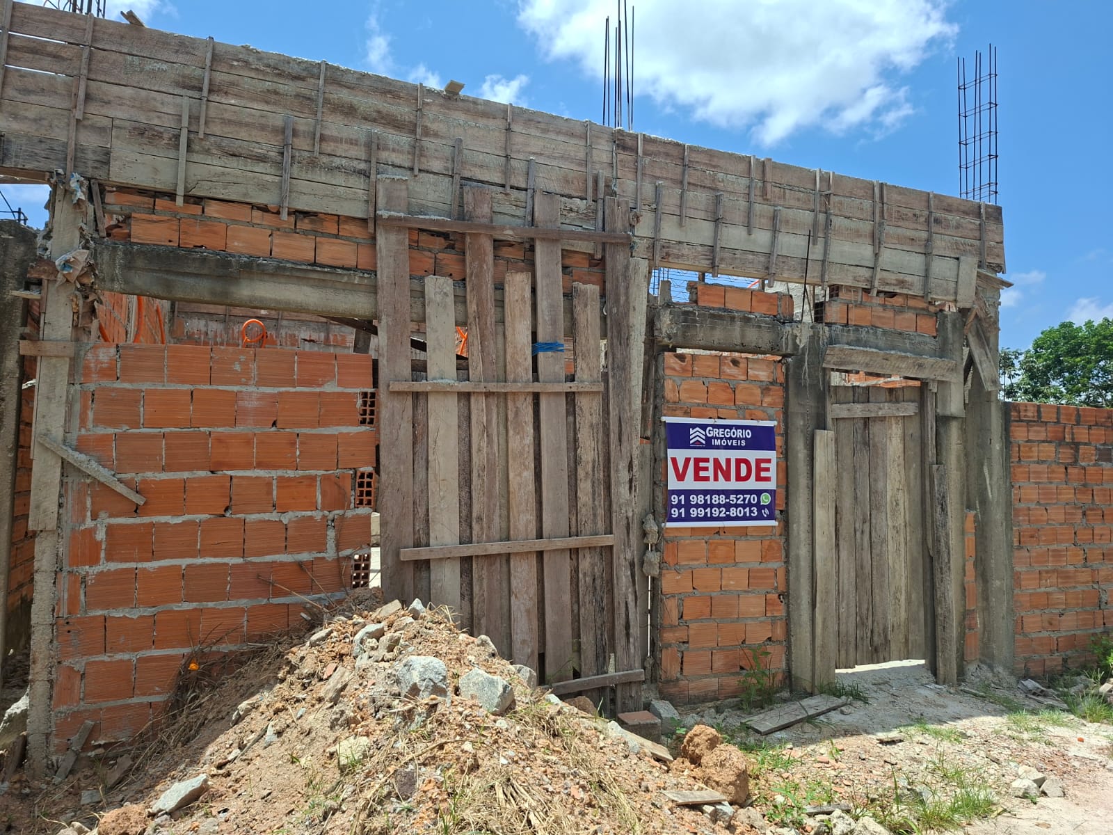 VENDO CASA EM CONSTRUÇÃO NA VILA DOS CABANOS - BARCARENA - PARÁ - PRÓXIMO AO SUPERMERCADO LIDER