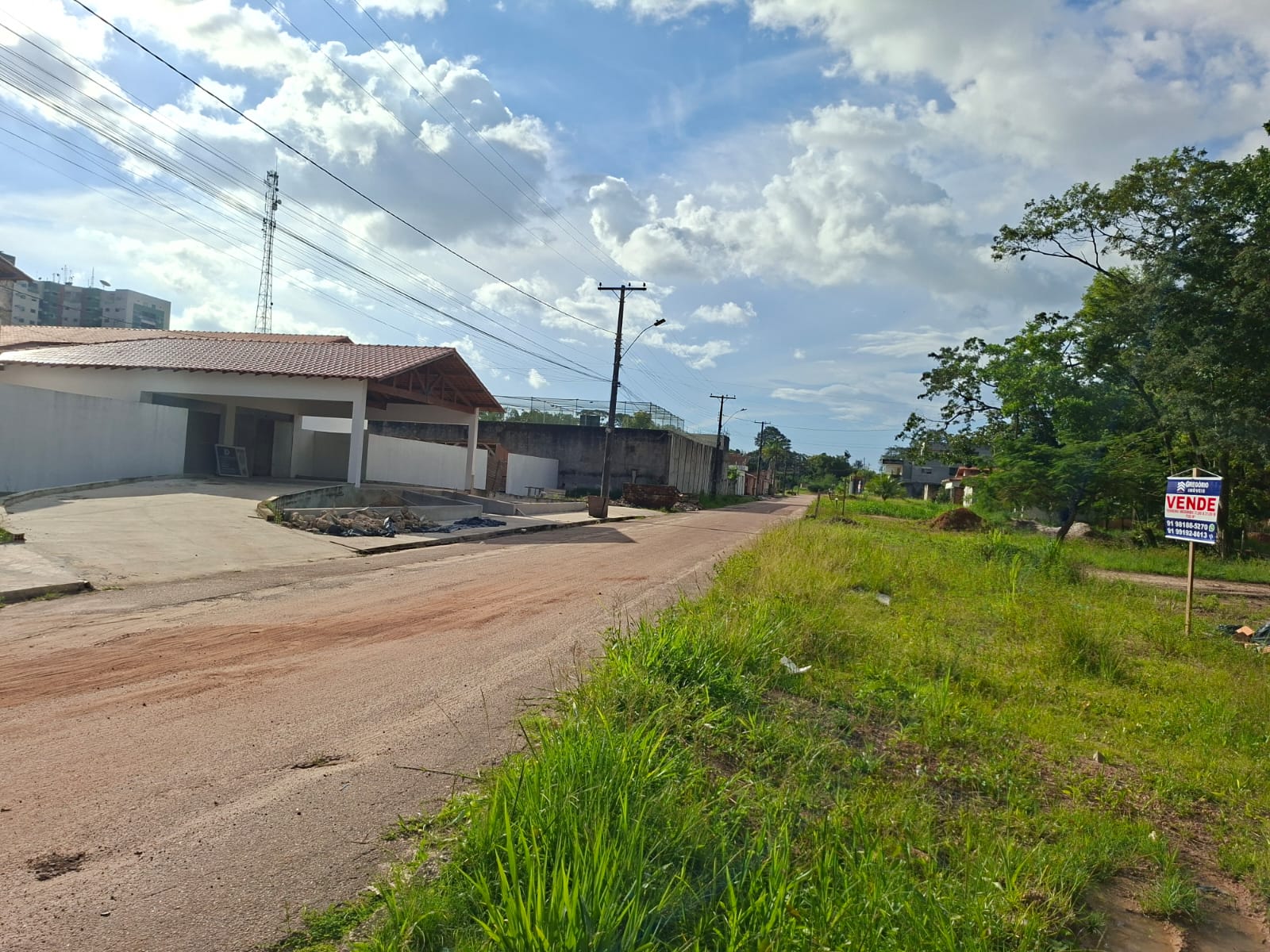 ATENÇÃO INVESTIDORES E CONSTRURORES - EXCELENTE TERRENO A VENDA COM DIMENÇÕES 37X21 - EM VILA DOS CABANOS - BARCARENA/PA.