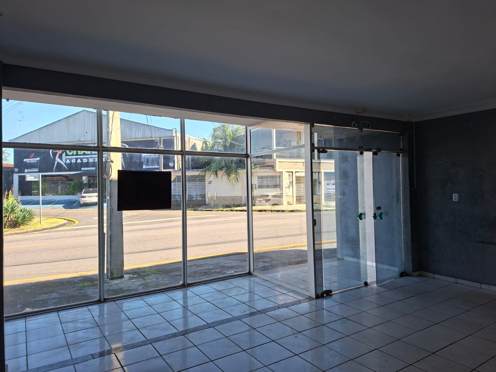 EXCELENTE PRÉDIO COMERCIAL PARA LOCAÇÃO – AMPLO E BEM LOCALIZADO – VILA DOS CABANOS – BARCARENA/PA.