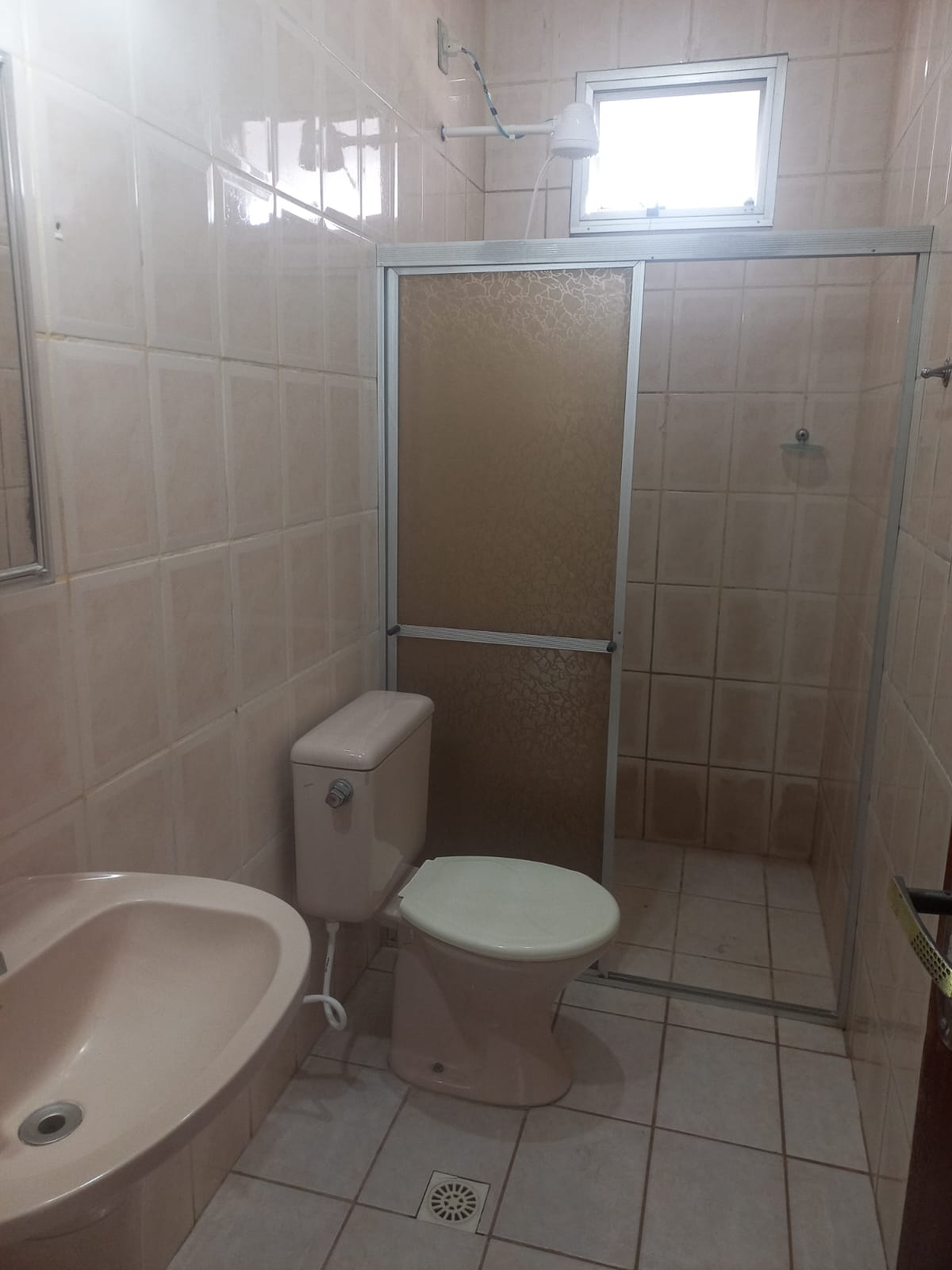 APARTAMENTO DISPONÍVEL PARA LOCAÇÃO - ÓTIMA LOCALIZAÇÃO - VILA DOS CABANOS - BARCARENA/PA.
