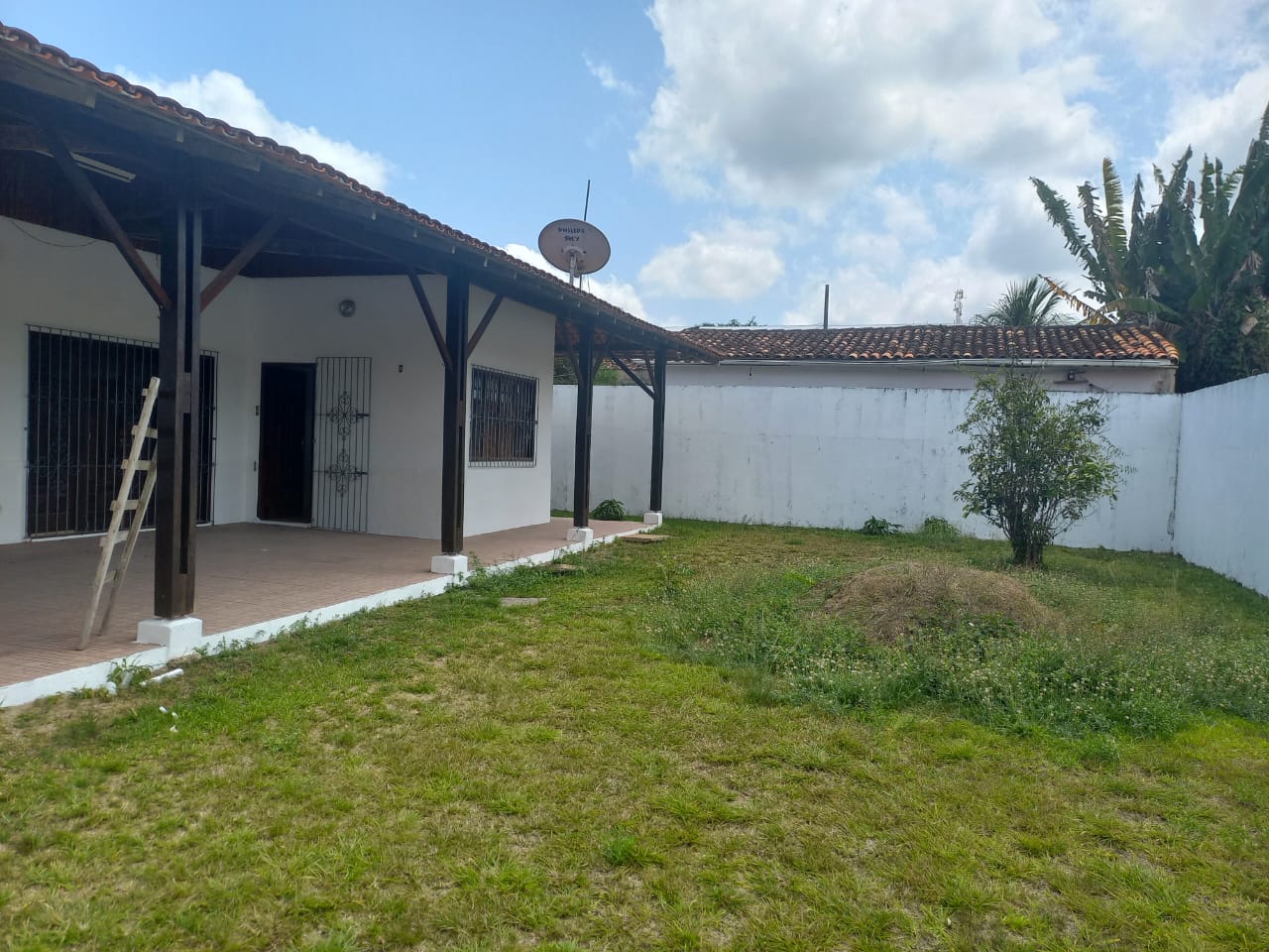 CASA PARA LOCAÇÃO - ÓTIMA LOCALIZAÇÃO