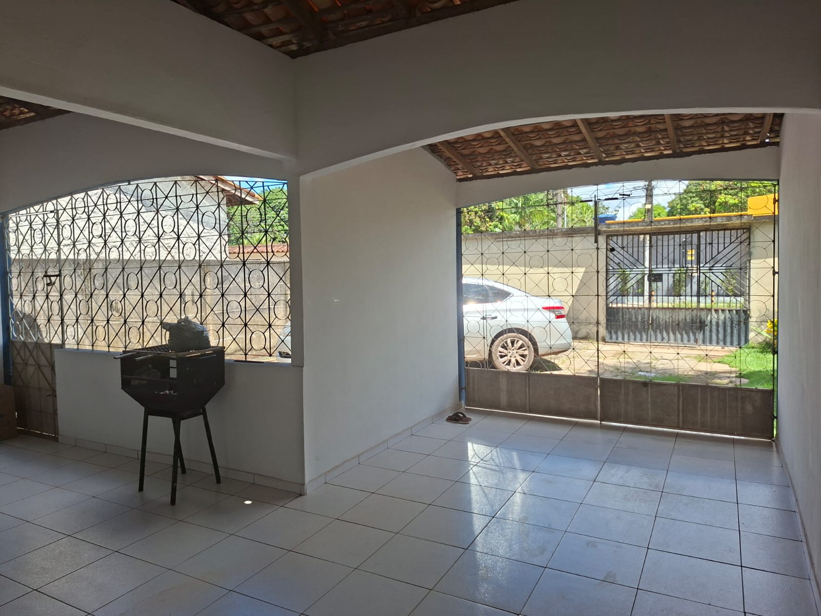ÓTIMA OPORTUNIDADE - CASA AMPLA COM QUINTAL TODO GRAMADO A VENDA - VILA DE ITUPANEMA - BARCARENA/PA